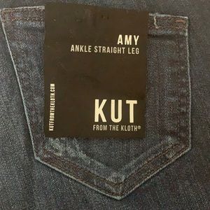 NWT Kut from the Kloth Amy ankle straight leg Size 2P with feathers embroidered